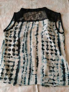 Stylish Sleeveless Tie-Dye Top with Lace
