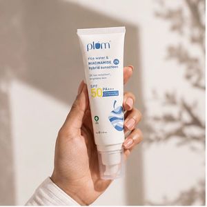 Plum Rice Water Niacinamide Hybrid Sunscreen SPF 5