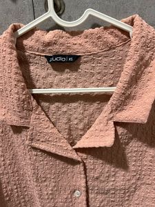 Chic Textured Cropped Blouse