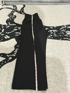 Chic Black Wide-Legged Pants