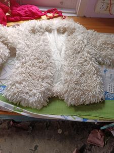 Furry Winter Cream Shrug