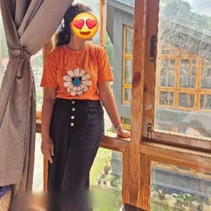 Cute Daisy Graphic Orange T-Shirt