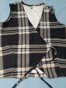 Stylish Plaid Wrap Top