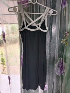 Length 32,Sleek Black &amp; White Strap Dress