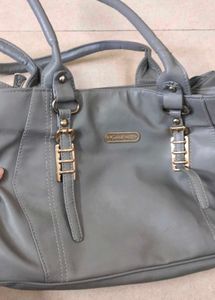 Stylish Grey Handbag 💅