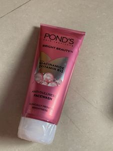 Pond's Bright Beauty Facewash