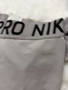 Nike L size  Athletic Leggings