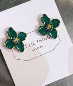 🍀 Just Lil Things - Green Floral Stud Earrings 🍀