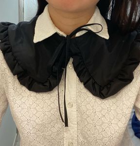 H&amp;M Detachable Ruffled Collar