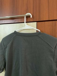 Stylish Cropped T-Shirt