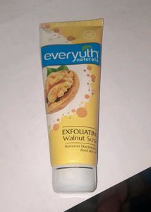 Everyuth Naturals Exfoliating Walnut Scrub