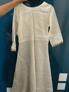 Elegant White Embroidered Kurta