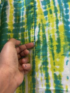 Stylish Tie-Dye Kurta Set feeding