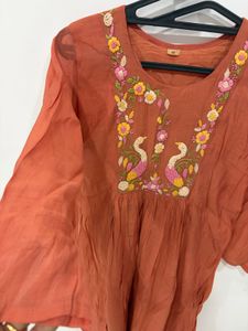 celebrity style hand Embroidered Kurta set🧡