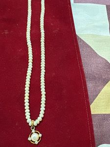 Elegant Pearl Necklace with Pendant