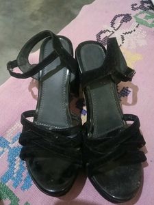 High heels sandal