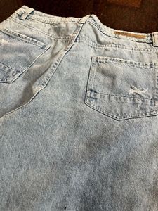 Light Wash Distressed loose Jeans