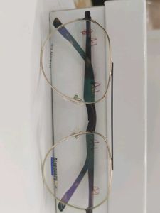 Stylish Gold Frame Aviator Glasses
