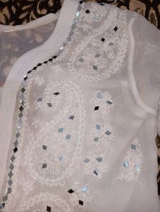 Elegant White Chikankari Kurta