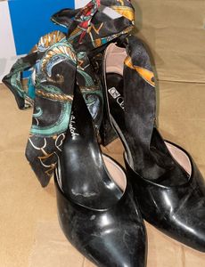 Chic Black Heels with Scarf Detail