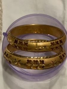 Elegant Pearl Necklace &amp; Bangles Set