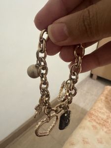 guess gold bracelet