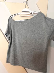 Grey T-Shirt with Cute Cat Graphic