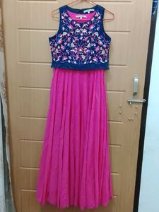 ANGELSTRAUSS Embroidered Pink Dress