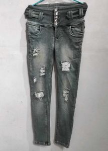 🖤Grey Rugged Jeans🖤