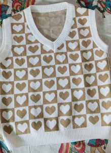 Cute Heart Pattern V-Neck Sweater Vest
