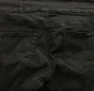 High-Waisted Jeans