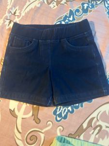 Tiny girl shorts combo 4-5Y