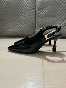Chic Black Patent Slingback Heels
