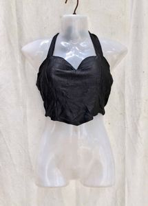 I. Chic Black Halter Neck Crop Top