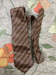 Men's Geometric Patterned Tie
