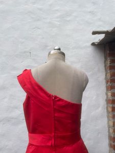 Chic Red One-Shoulder Cocktail Dress