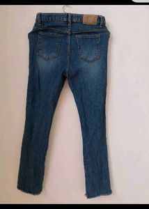 Blue Denim Jeans with Distressed Knee