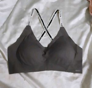 KISSY Sports Bra
