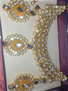Elegant Pearl &amp; Crystal Jewellery Set