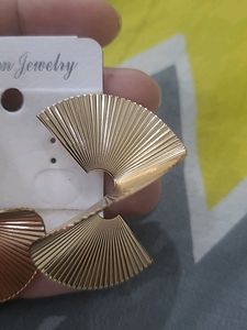 Premium Quality Anti Tarnished Stylish Ear Rings