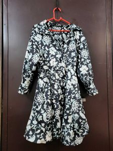 Chic Black &amp; White Floral Mini Dress