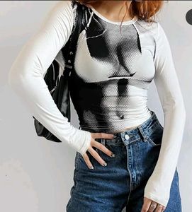 Unique Graphic Tee Savana Zara H&amp;M