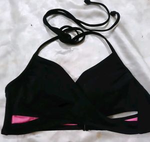 Chic Black Bikini with Skirt thiri pis