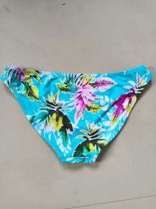 Bikini Set Size M Beachwear For Resort &amp; Travel🧳