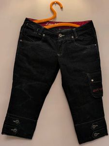 Levi's -Dark blue Wash Cropped Denim Capris