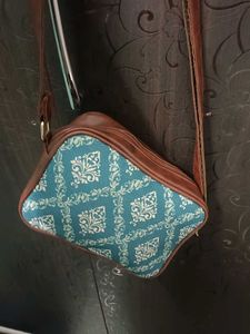 Stylish Clownfish Crossbody Bag