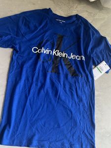 Calvin Klein Tshirt