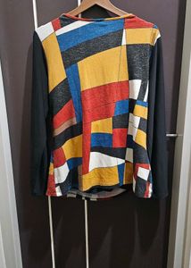 Geometric Print Long Sleeve Top