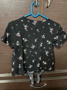 Chic Floral Tie-Front Button-Up Top