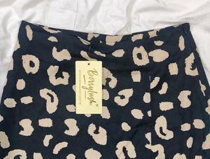 Brand new cut out style animal printed skirt